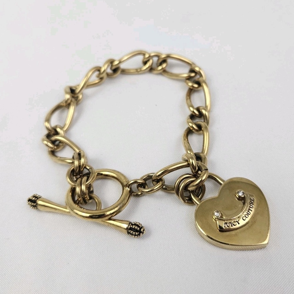 Juicy Couture Bracelet Gold Tone Heart Charm Large Figaro Link Vintage Y2K Glam